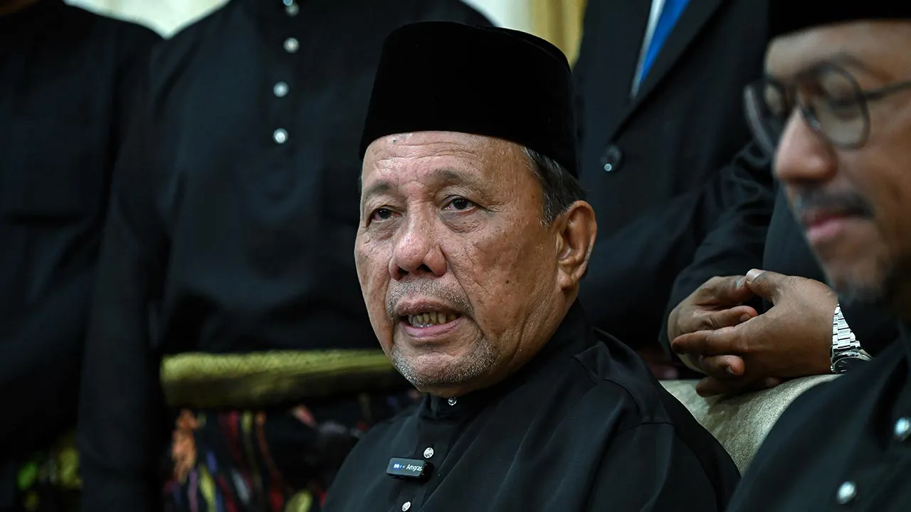 KUALA PILAH, 7 Ogos -- Menteri Besar Negeri Sembilan Datuk Ismail Lasim menjawab pertanyaan wartawan dalam sidang media selepas Istiadat Pelantikan dan Mengangkat Sumpah Ahli Majlis Mesyuarat Kerajaan Negeri Sembilan di Seri Menanti Resort hari ini.  --fotoBERNAMA (2026) HAK CIPTA TERPELIHARA