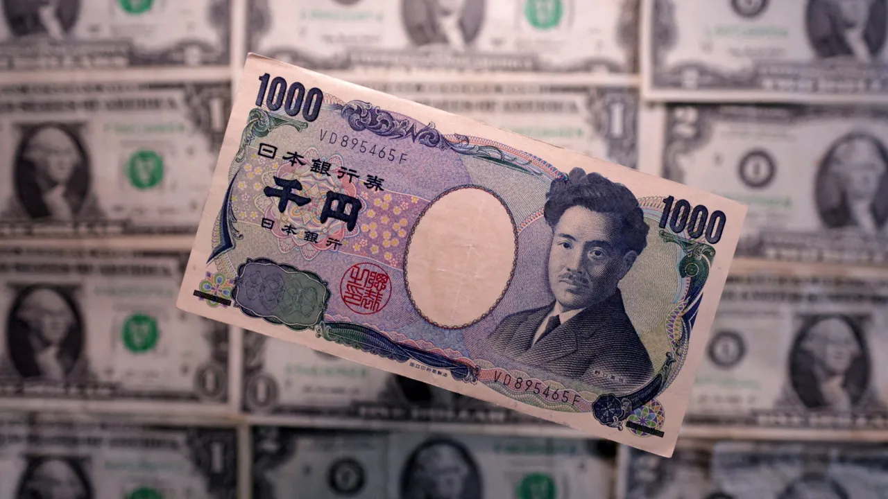 Yen and U.S. dollar banknotes are seen in this illustration taken March 19, 2025. REUTERS/Dado Ruvic/Illustration/File Photo