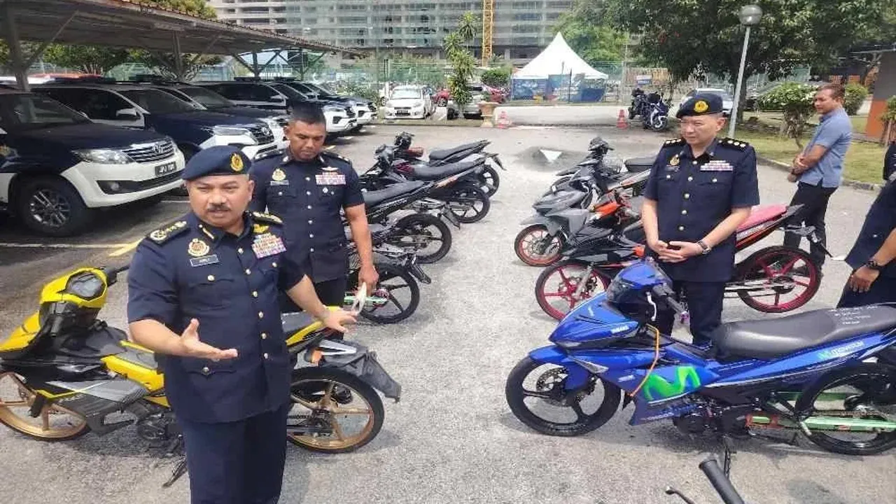 KUALA LUMPUR - Jabatan Pengangkutan Jalan (JPJ) akan mengadakan sesi libat urus bersama penganjur RXZ Members bagi menambah baik penganjuran program himpunan motosikal itu pada masa akan datang._Sinar Harian