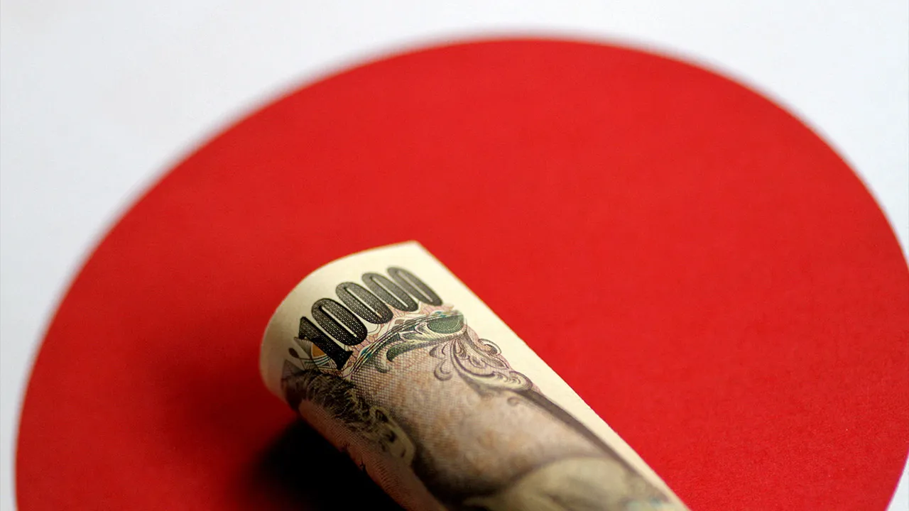  A Japanese yen note is seen in this illustration photo taken June 1, 2017. REUTERS/Thomas White/Illustration/File Photo