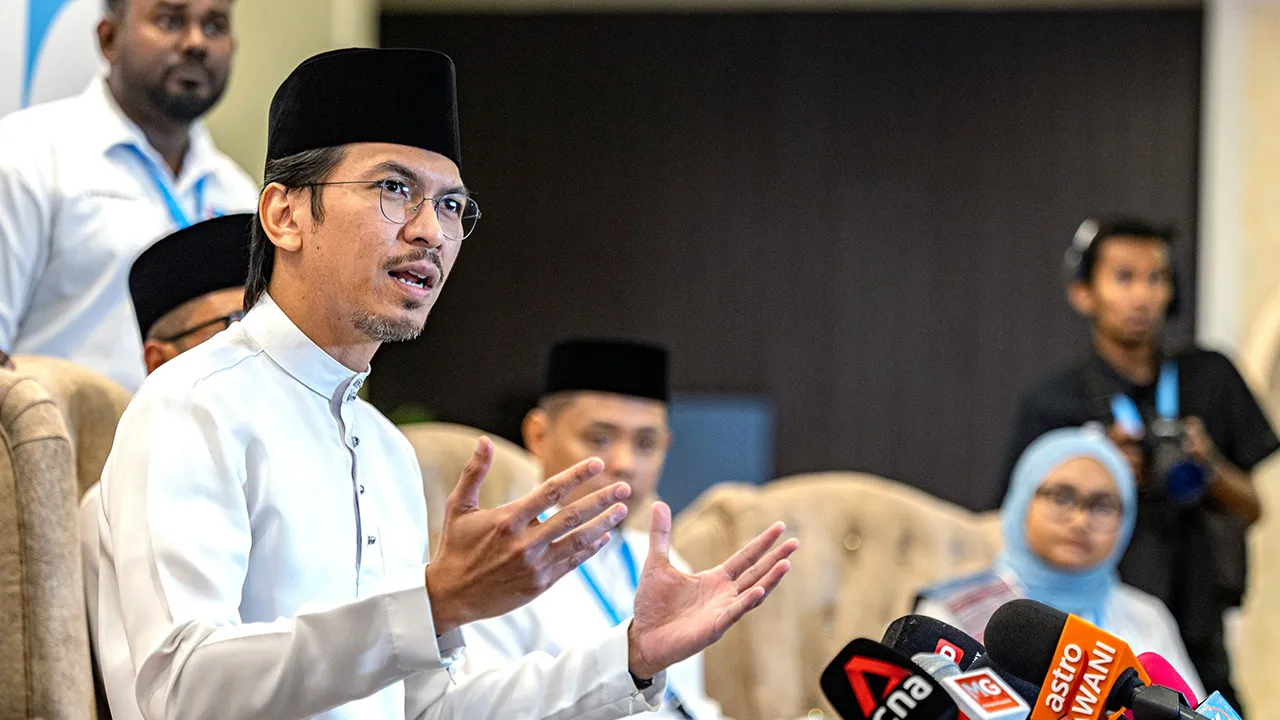 MELAKA, 14 Ogos -- Ketua Angkatan Muda Keadilan, Kamil Munim bercakap pada sidang media ketika Kongres Nasional Angkatan Muda Keadilan (AMK) dan Wanita 2026 di Pusat Dagangan Antarabangsa Melaka (MITC) Ayer Keroh hari ini.  --fotoBERNAMA (2026) HAK CIPTA TERPELIHARA