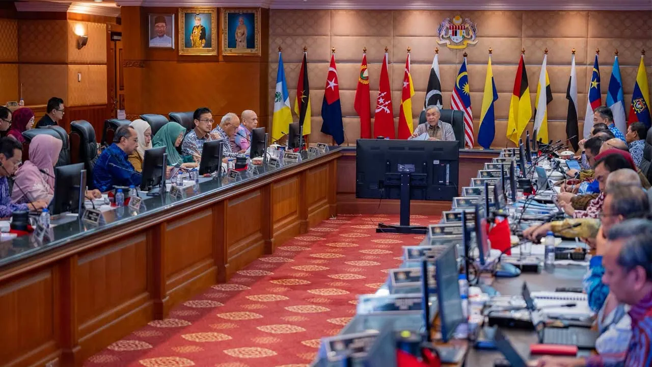 Kos sara hidup bukan hanya soal harga barang di rak pasar raya. Ia melibatkan keseluruhan kehidupan rakyat, daripada makanan, kos kesihatan dan pendidikan hinggalah kemampuan sesebuah keluarga menguruskan keperluan harian.
