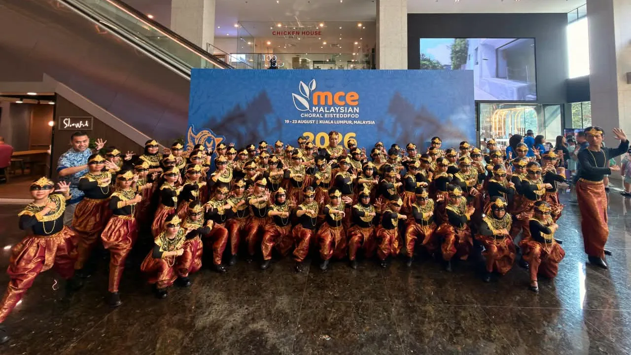 Les Chanteurs Senior raih emas dalam kategori Children's Choir (Championship) menerusi lagu bertenaga, Singkap Siaga dan Nara sempena MCE-ICF 2026 yang berlangsung di Menara KEN, Taman Tun Dr Ismail.