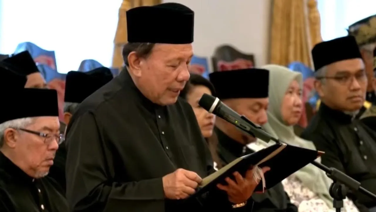  MB negeri sembilan angkat sumpah -- AWANI