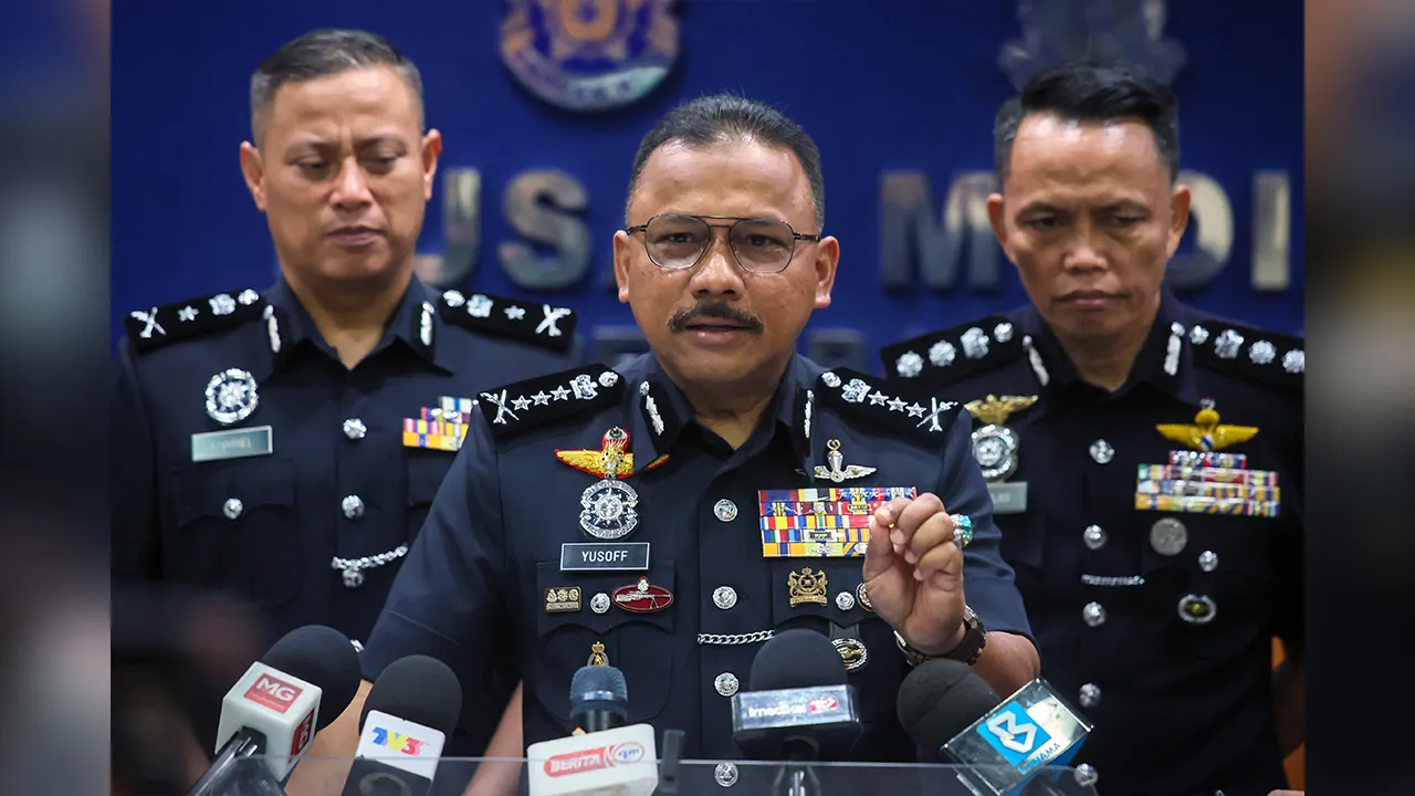 KOTA BHARU, 21 Julai -- Ketua Polis Kelantan, Datuk Mohd Yusoff Mamat pada sidang media sempena Perhimpunan Bulanan Peringkat Kontinjen Kelantan bagi bulan Julai 2026 di Ibu Pejabat Polis Kontijen Kelantan hari ini.  --foto BERNAMA (2026) HAK CIPTA TERPELIHARA