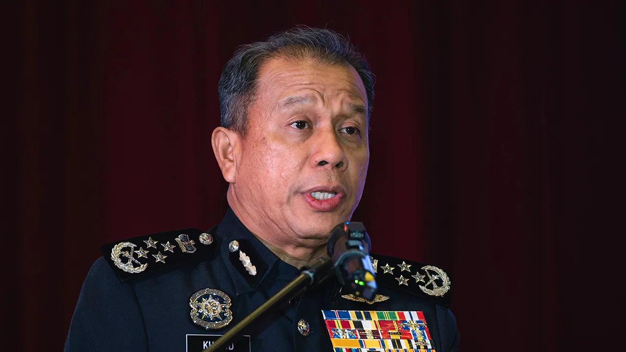 KUALA LUMPUR, 27 Julai -- Ketua Polis Negara Tan Sri Mohd Khalid Ismail berucap pada Majlis Peluncuran Buku Misi Pengaman Pertubuhan Bangsa-Bangsa Bersatu (PBB) Polis Diraja Malaysia (PDRM) di sini hari ini.  --fotoBERNAMA (2026) HAK CIPTA TERPELIHARA