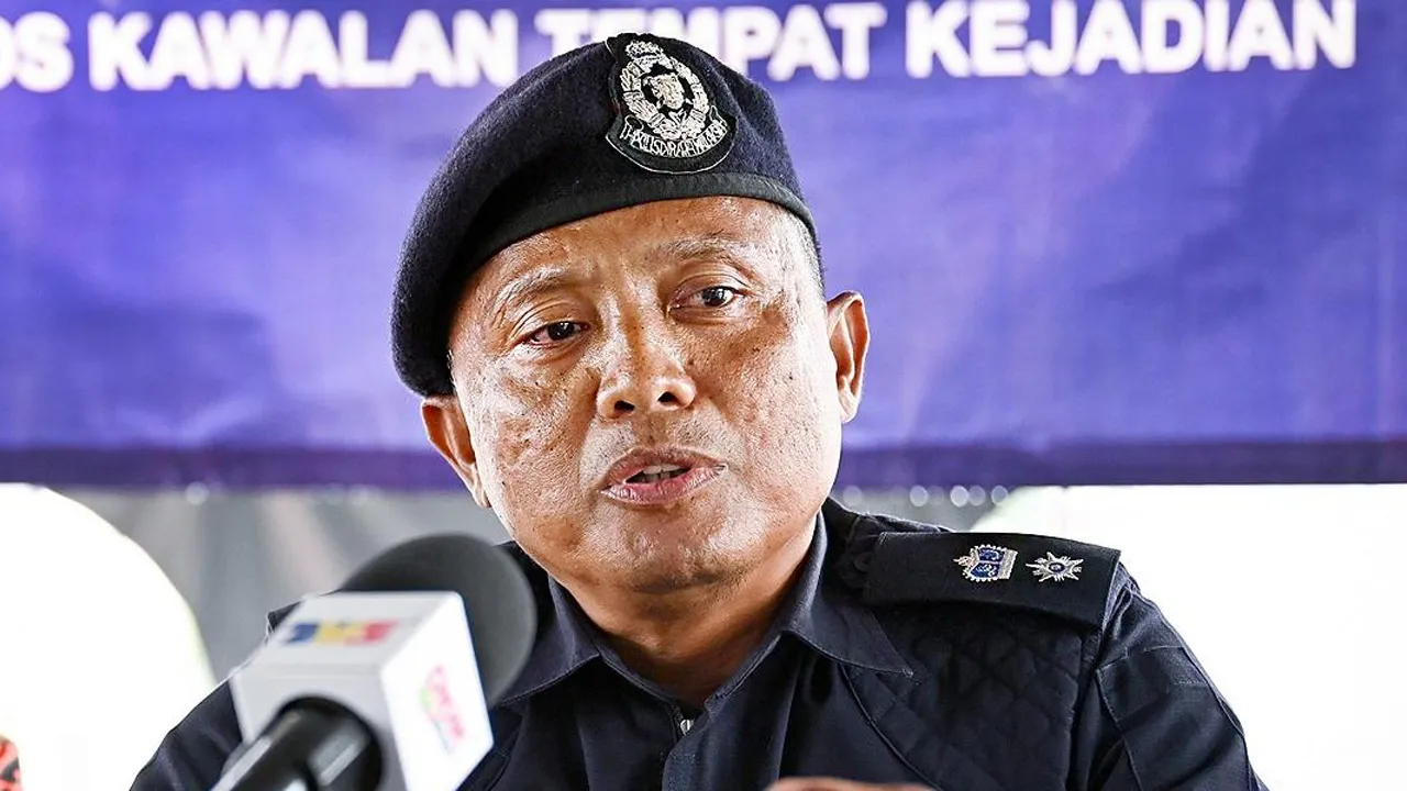 KERTEH, 22 Sept -- Ketua Polis Daerah Kemaman Superintendan Mohd Razi Rosli. fotaBERNAMA