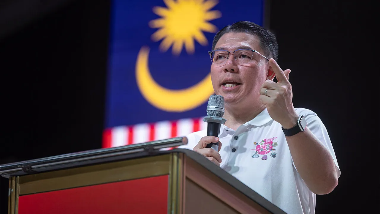 IPOH, 29 Ogos -- Menteri Perumahan dan Kerajaan Tempatan Nga Kor Ming berucap pada Karnival Jom Makan Ipoh 2026 di Palo 101 hari ini._BERNAMA