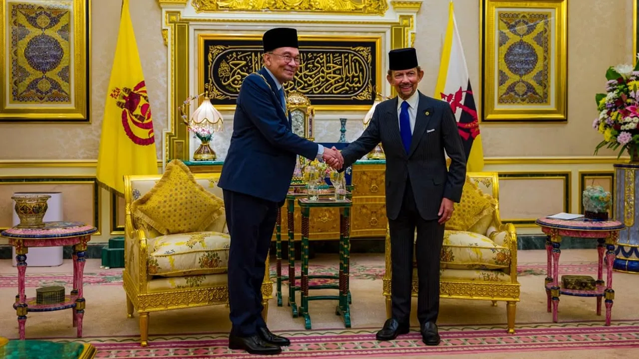 Pingat; PM Anwar, Sultan Brunei