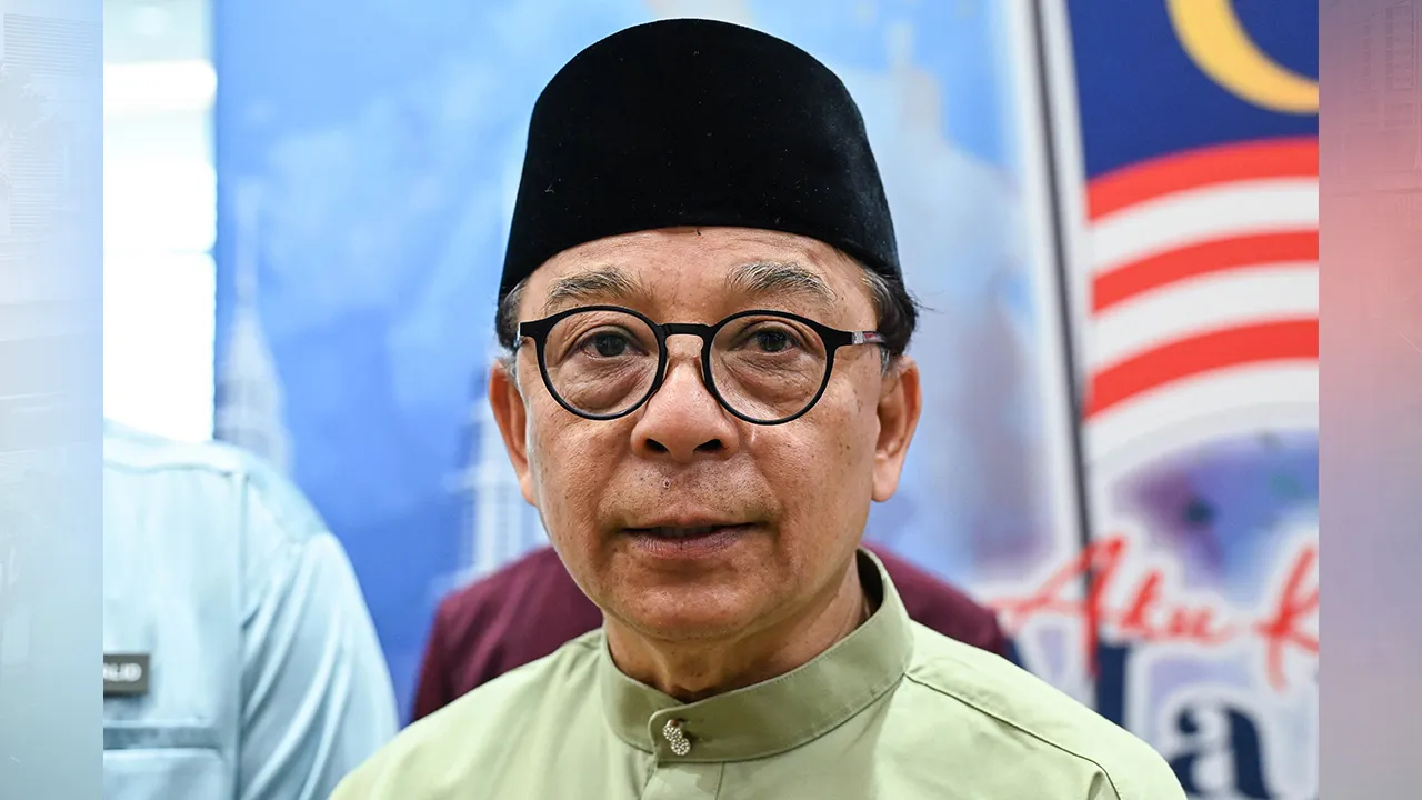 PUTRAJAYA, 14 Ogos -- Ketua Pengarah Akademi Kenegaraan Malaysia (AKM) Datuk Dr Roslan Hussin ketika sidang media selepas Majlis Peluncuran Gelombang Aku Kasih Malaysia: Kesejahteraan Dinikmati Peringkat AKM 2026 di Dewan Damar Sari, Kompleks Bangunan Kerajaan Persekutuan, hari ini.  --fotoBERNAMA (2026) HAK CIPTA TERPELIHARA