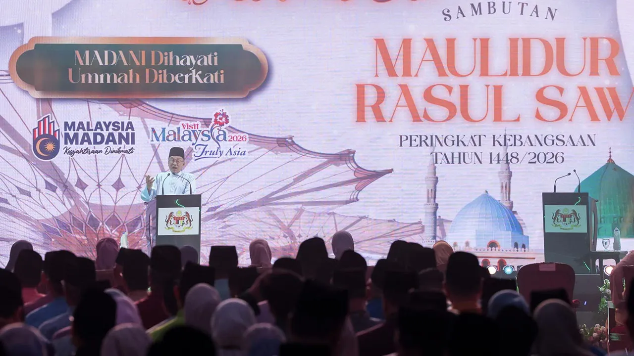 Serving , 25 Ogos 2026.Perdana Menteri , Datuk Seri Anwar Ibrahim menyampaikan ucapan berikutan Sambutan Maulidur Rasul Peringkat Kebangsaan di Dewan Besar, Pusat Kebudayaan dan Kesenian Sultan Salahuddin Abdul Aziz Shah (PKKSSAAS), Universiti Putra Malaysia, Serdang.Astro AWANI / SHAHIR OMAR