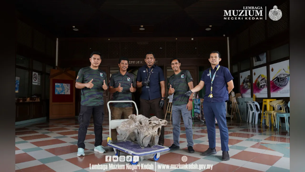 PENYERAHAN SPESIMEN TENGKORAK GAJAH ASIA (Elephas maximus)  17.8.2026 Lembaga Muzium Negeri Kedah menerima penyerahan spesimen tengkorak Gajah Asia (Elephas maximus) daripada  Jabatan Perlindungan Hidupan Liar dan Taman Negara (PERHILITAN) Kedah
