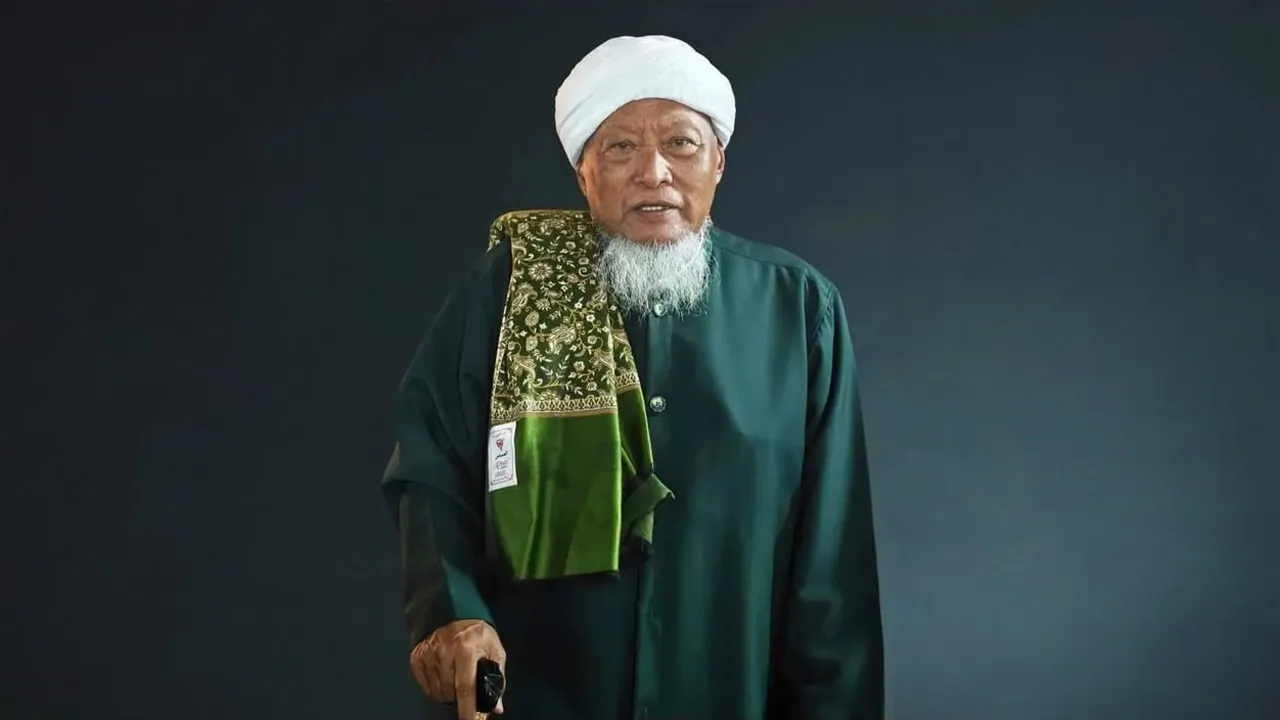 https://www.facebook.com/100069661207106/posts/syeikh-wazir-al-makki-1948-kini-oleh-tengku-yusuff-nama-penuhnya-ialah-syeikh-ha/908652918133407/