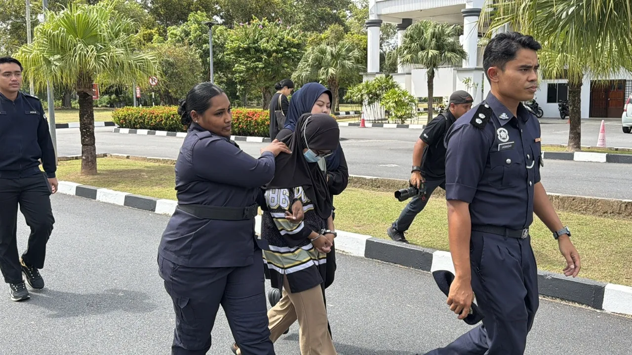 AWANI