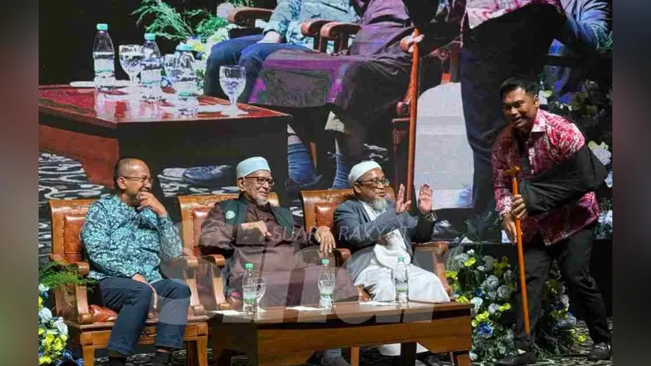 https://www.sinarharian.com.my/article/793225/berita/politik/tongkat-hadi-awang-dibida-rm16500-untuk-tabung-prn-melaka