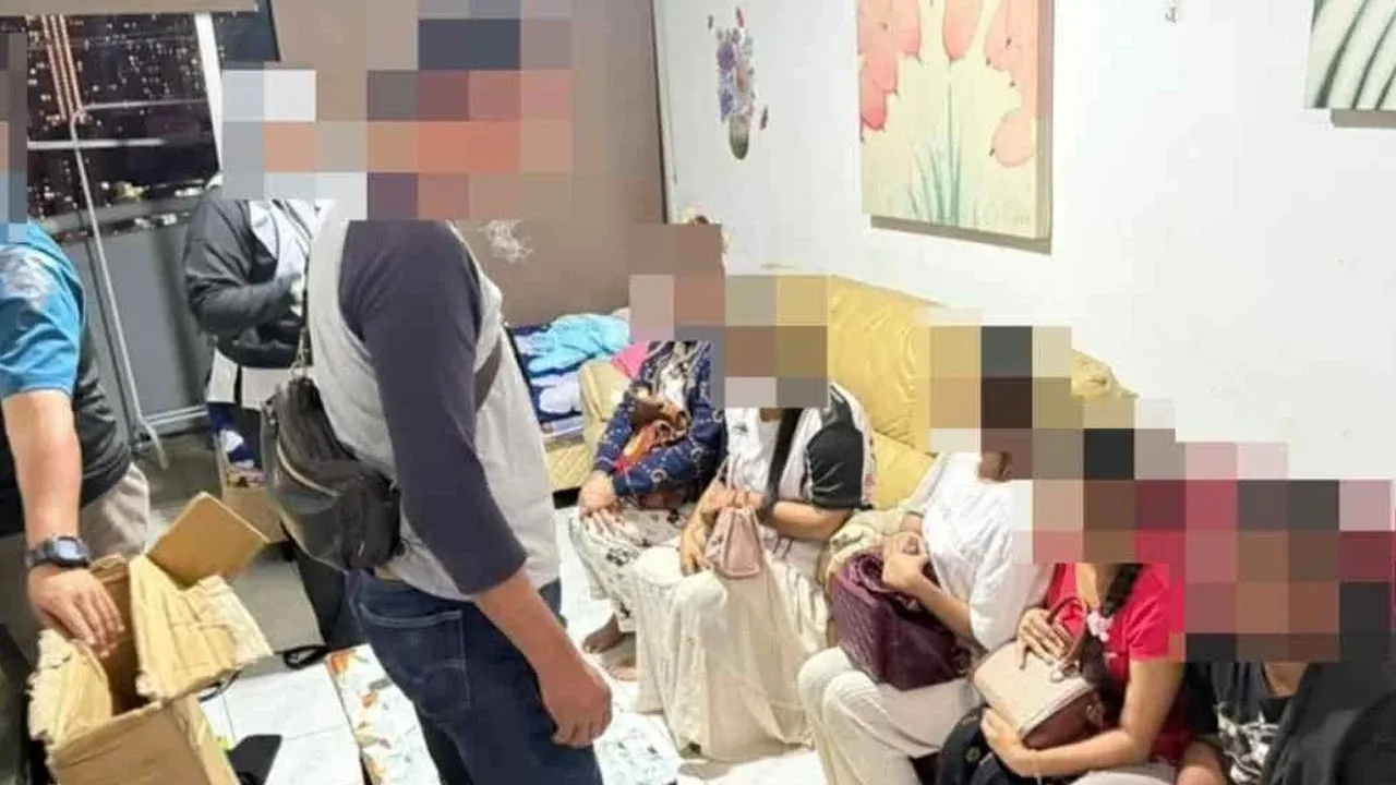 Antara warga asing yang ditahan dalam operasi JIM pada Selasa lalu. -- SINAR HARIAN