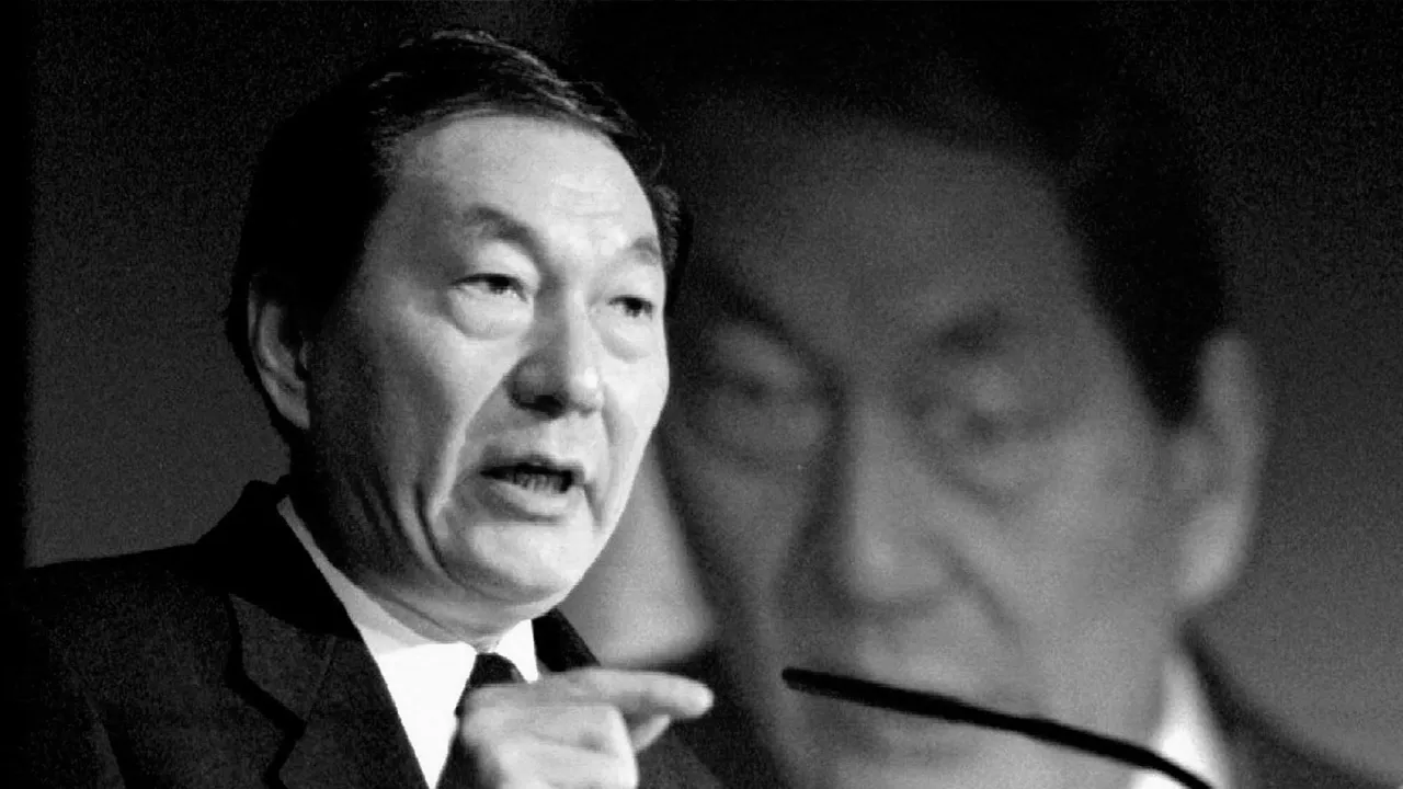 Chinese Vice-Prime Minister and economic tsar Zhu Rongji, is stepping down as central bank governor in July but this will not weaken his position or bring significant change to Beijing's tight monetary policy, sources close to the central bank said late June 26., in Beijing, China January 21, 1995. Zhu is likely to be replaced by his protege, vice governor Dai-Xianglong as pending approval by standing committee of parliament. REUTERS/Andy Mettler