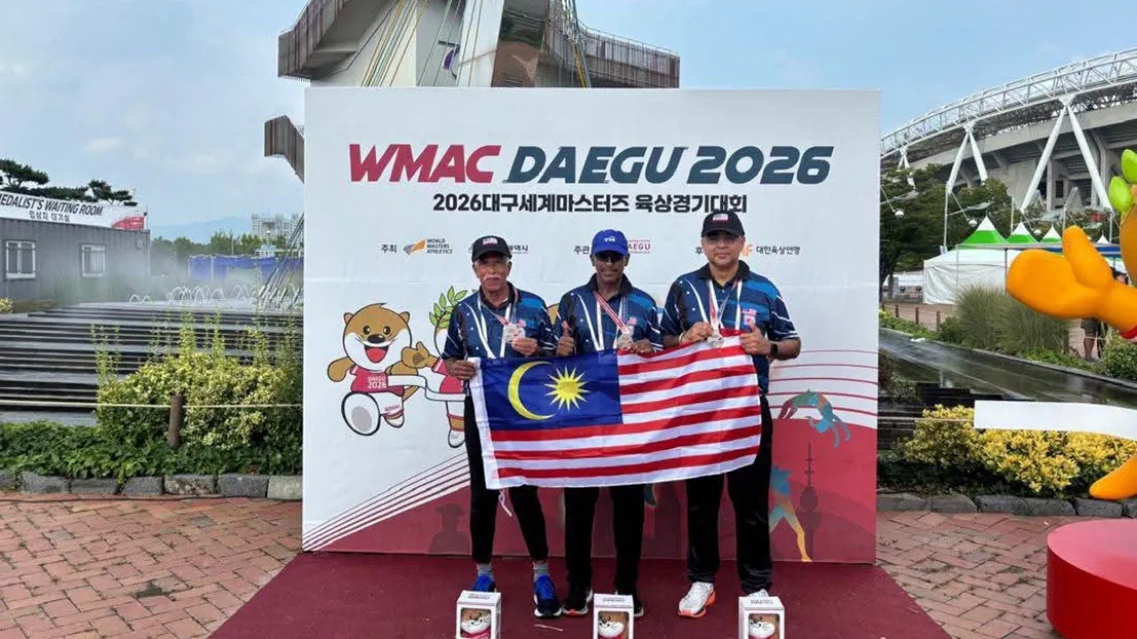 Tiga atlet Masters negara, termasuk wakil Pulau Pinang melakar kejayaan membanggakan apabila meraih pingat perak dalam acara berpasukan lumba jalan kaki 10 kilometer kategori lelaki M50 pada Kejohanan Olahraga Masters Dunia 2026 di Daegu, Korea Selatan._Suresh Kumar