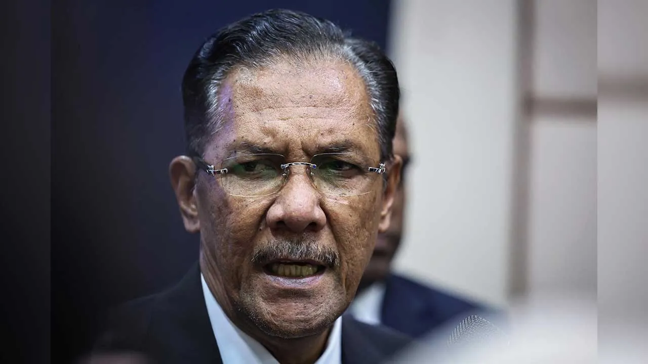 PETALING JAYA, 30 Sept - Presiden Persatuan Bolasepak Malaysia (FAM) Datuk Ab Ghani Hassan pada sidang media selepas mesyuarat keenam jawatankuasa eksekutif FAM bagi penggal 2025-2029 di Wisma FAM, hari ini. - fotoBERNAMA (2026) HAK CIPTA TERPELIHARA