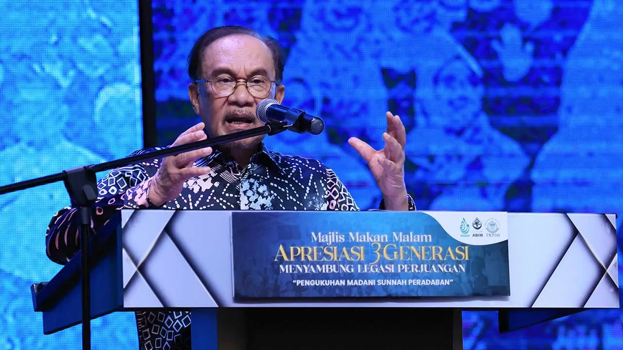 BANGI, 26 Sept - Perdana Menteri Datuk Seri Anwar Ibrahim menyampaikan ucapan semasa hadir ke Majlis Makan Malam Apresiasi 3 Generasi (WADAH, ABIM, PKPIM) di Pusat Konvensyen Bangi Avenue malam ini. - fotoBERNAMA (2026) HAK CIPTA TERPELIHARA