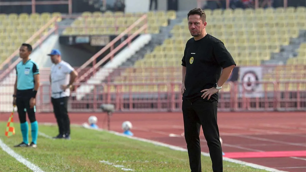 SEREMBAN, 8 Sept - Reaksi Ketua Jurulatih Negeri Sembilan FC Daniel Gimenez Alcaniz ketika aksi menentang Kelantan City FC pada perlawanan Piala FA di Stadium Tuanku Abdul Rahman, Paroi hari ini. - fotoBERNAMA (2026) HAK CIPTA TERPELIHARA