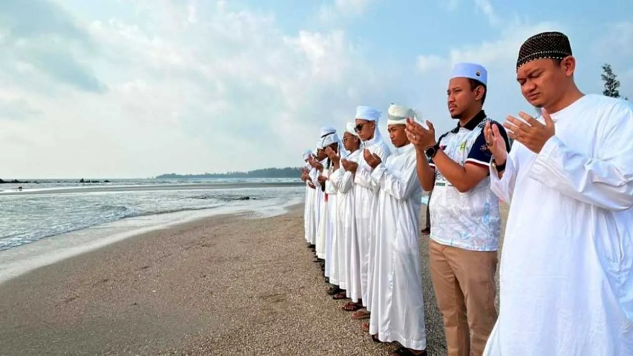 [TB]_Pelajar Tahfiz Pantai Tanjung Lompat_BERNAMA