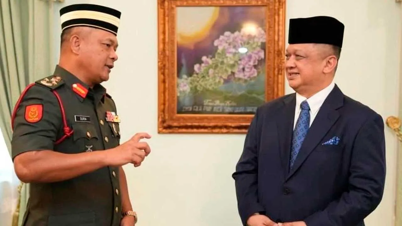 utk TB... Raja Muda Perlis, Tuanku Syed Faizuddin Putra mengadakan sesi pertemuan bersama dengan Timbalan Panglima Tentera Darat (TPTD) Angkatan Tentera Malaysia (ATM), Leftenan Jeneral Datuk Mohamad Suria Mohamad Saad ... kredit Istana Arau