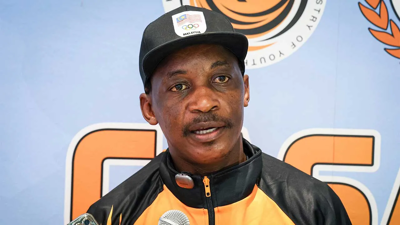 KUALA LUMPUR, 15 Sept - Jurulatih dari Afrika Selatan, Thabo Matebedi yang juga Ketua Jurulatih Pecut Kebangsaan ketika sidang media sebelum berlepas ke Sendai, Jepun bagi menjalani Final Training Camp - Sprint/Jump sebagai persiapan menghadapi Asian Games 2026 di MSN Bukit Jalil, hari ini. - fotoBERNAMA (2026) HAK CIPTA TERPELIHARA
