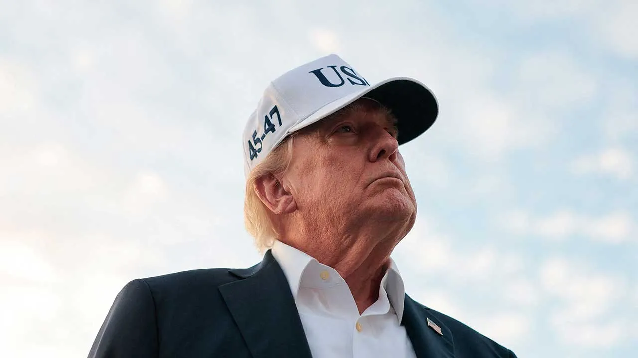 U.S. President Donald Trump looks on, at Shannon Airport in Ireland, September 13, 2026. REUTERS/Kylie Cooper