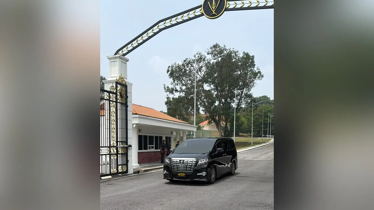  Istana Hinggap, Undang Luak Rembau, Hassan Ab Hamid, Undang Luak Sungei Ujong, Muhammad Faris Johari. 