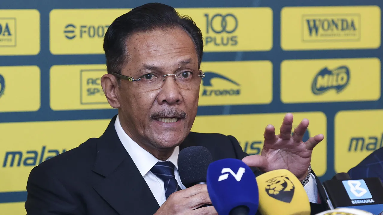 KUALA LUMPUR, 17 Sept - Presiden Persatuan Bola Sepak Malaysia (FAM) yang baharu Datuk Ab Ghani Hassan bercakap kepada media pada Kongres Luar Biasa FAM Kedua 2026 di PJ Hilton, Petaling Jaya hari ini. - fotoBERNAMA (2026) HAK CIPTA TERPELIHARA