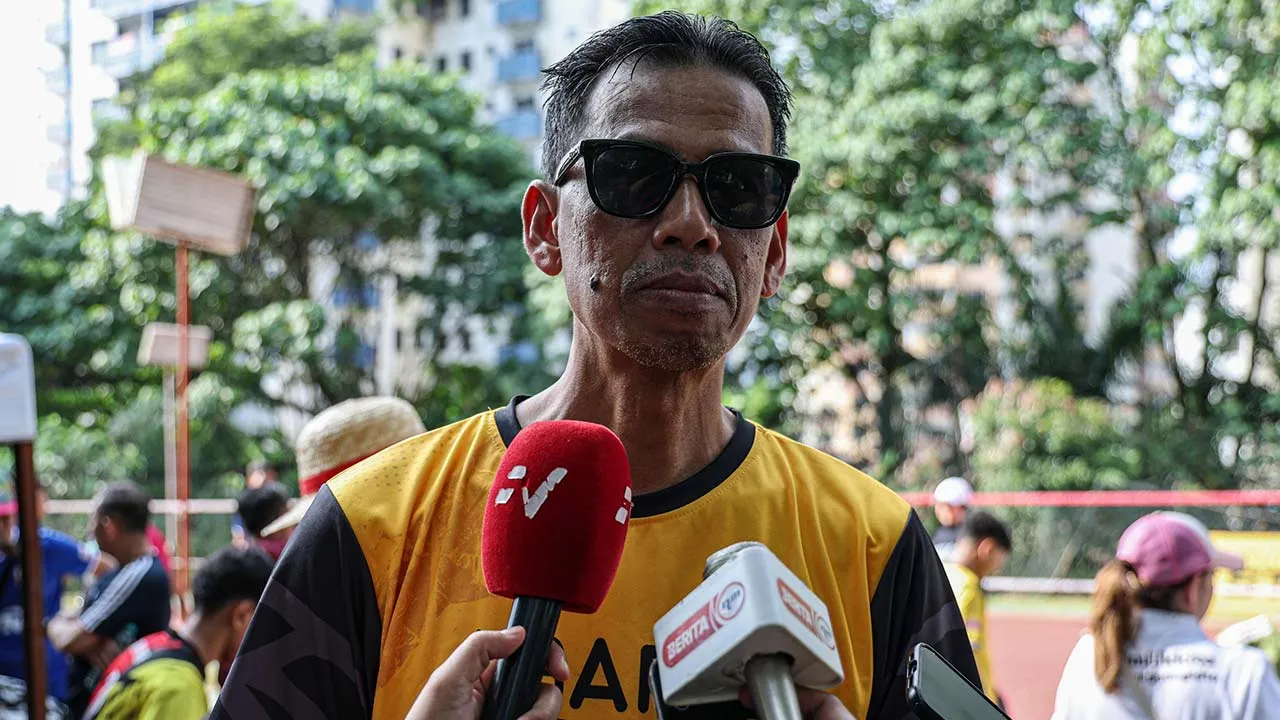 KUALA LUMPUR, 12 Sept - Jurulatih sepak takraw kebangsaan Ahmad Jais Baharun ketika ditemui pemberita selepas Program Ini Gelanggang Kita-Projek Komuniti STL 2026 di Gelanggang Sepak Takraw Kelab Tanjung Rimau AU3 Keramat hari ini. - fotoBERNAMA (2026) HAK CIPTA TERPELIHARA