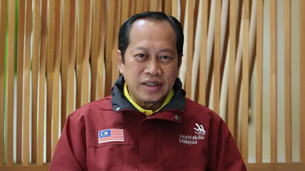 SHANGHAI, 22 Sept - Ketua Delegasi WorldSkills Shanghai Competition (WSC) 2026 Datuk Seri Ahmad Maslan ketika ditemui Bernama di hotel penginapannya hari ini. - fotoBERNAMA (2026) HAK CIPTA TERPELIHARA  SHANGHAI, Sept 22 - Malaysian delegation to the WorldSkills Shanghai Competition (WSC) 2026, Chef de Mission Datuk Seri Ahmad Maslan speaks to Bernama at his hotel today. - fotoBERNAMA (2026) COPYRIGHT RESERVED
