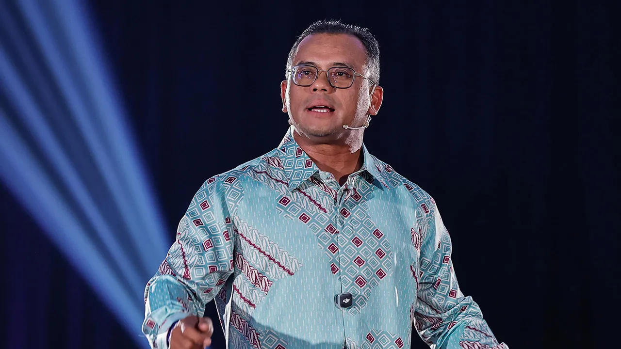 SHAH ALAM, 15 Sept - Menteri Besar Selangor Datuk Seri Amirudin Shari bercakap pada Program Bicara Perdana dan Townhall Rakyat Sinar Harian sempena Hari Malaysia 2026 di Dewan Al Jazari, Politeknik Sultan Salahuddin Abdul Aziz Shah hari ini. - fotoBERNAMA (2026)
