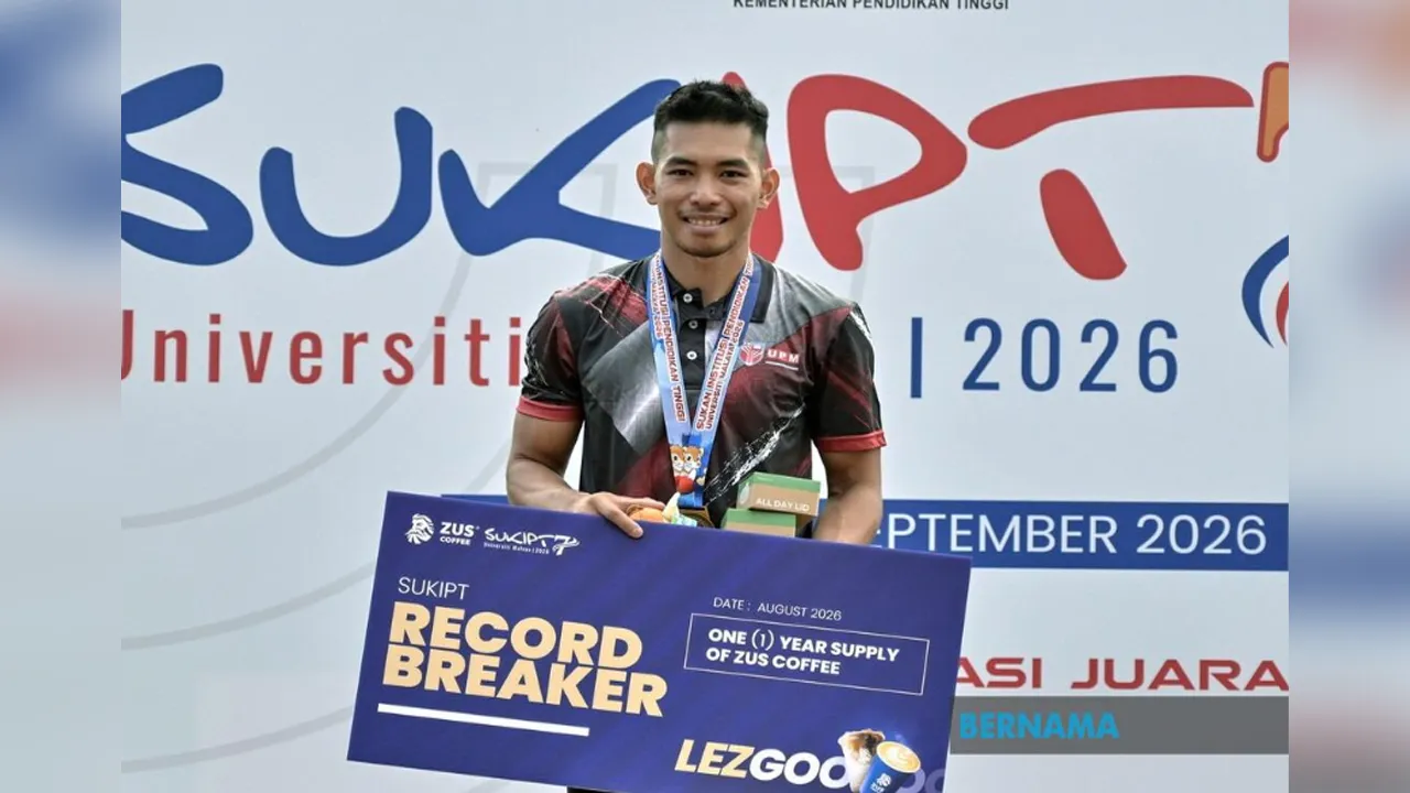 KUALA LUMPUR, 31 Ogos - Atlet Universiti Putra Malaysia (UPM) Andre Anura bergambar selepas memenangi pingat Emas acara lompat jauh lelaki pada Sukan Institusi Pendidikan Tinggi (SUKIPT) di Universiti Malaya (UM) hari ini. Andre mencatat lompatan sejauh 7.78 Meter untuk muncul juara acara berkenaan. - fotoBERNAMA (2026) HAK CIPTA TERPELIHARA  photographed by: HAFIZ SOHAIMI