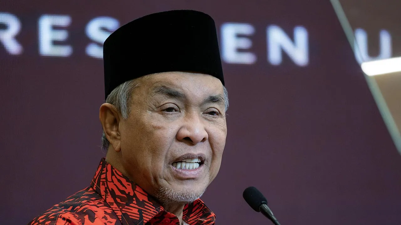 KUALA LUMPUR, 8 Sept - Timbalan Perdana Menteri Datuk Seri Dr Ahmad Zahid Hamidi berucap pada Majlis Penutup Multaqa Ilmuwan Islam Malaysia 2.0 di Pusat Dagangan Dunia Kuala Lumpur hari ini. - fotoBERNAMA (2026) HAK CIPTA TERPELIHARA