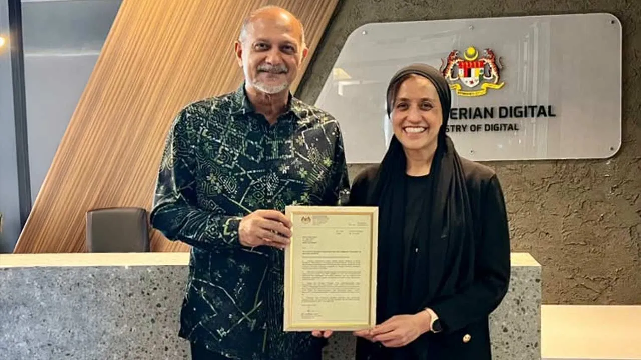 Gobind Singh Deo , Aireen Omar