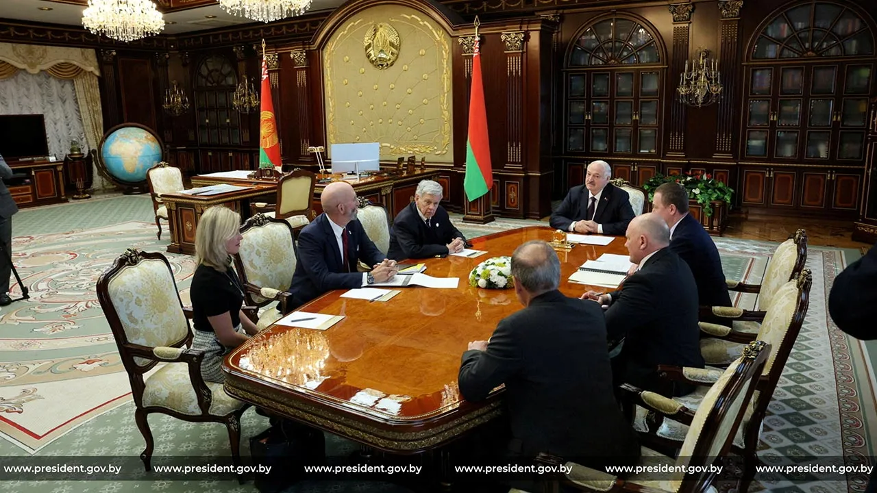 FILE PHOTO: Officials, including Belarusian President Alexander Lukashenko and U.S. envoy John Coale, attend a meeting in Minsk, Belarus, September 15, 2026. Press Service of the President of the Republic of Belarus/Handout via REUTERS THIS IMAGE HAS BEEN SUPPLIED BY A THIRD PARTY. NO RESALES. NO ARCHIVES. MANDATORY CREDIT. OVERLAY FROM SOURCE./File Photo