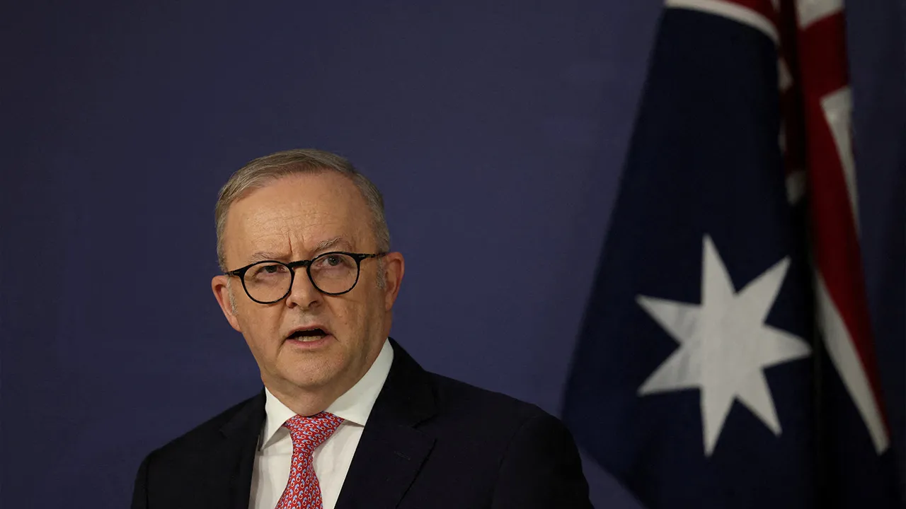 FILE PHOTO: Australian Prime Minister Anthony Albanese speaks during a press conference in Sydney, Australia, September 12, 2025. REUTERS/Hollie Adams/File Photo