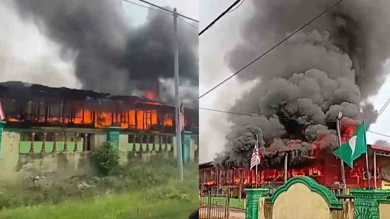 Bangunan Pusat Asuhan Tunas Islam (Pasti) Gajah Mati bersebelahan Pejabat Pas Kawasan Pendang, Kampung Charok Kudong di sini terbakar dalam kejadian pada Khamis.