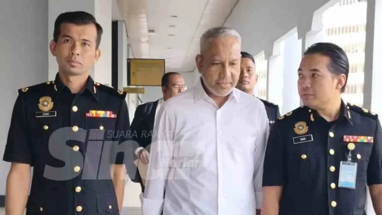 https://www.sinarharian.com.my/article/798283/berita/semasa/bekas-ceo-felda-didakwa-perdaya-nilai-harga-pasaran-24-tanah