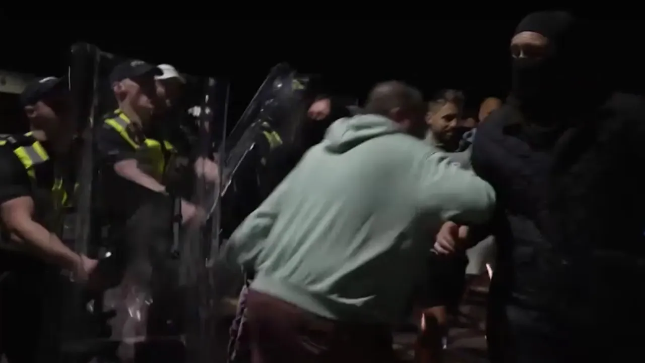 British police clash with anti-migrant protesters in Portsmouth