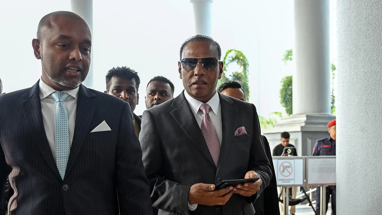 KUALA LUMPUR, 29 Sept - Bekas Menteri Sumber Manusia Datuk Seri M. Saravanan hadir ke Mahkamah Sesyen hari ini bagi sebutan kes rasuah yang dihadapinya berhubung kelulusan bagi permohonan 1,000 kuota pekerja asing, empat tahun lalu. - fotoBERNAMA (2026) HAK CIPTA TERPELIHARA