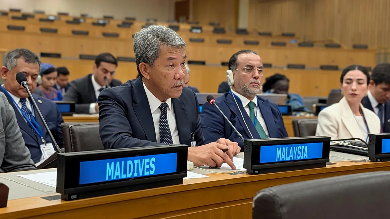 NEW YORK, 25 Sept - Menteri Luar Datuk Seri Mohamad Hasan menyampaikan intervensi Malaysia pada Mesyuarat Penyelarasan Tahunan Menteri-Menteri Luar Pertubuhan Kerjasama Islam (OIC) di Bilik Persidangan 3, Ibu Pejabat PBB di sini, hari ini. - fotoBERNAMA (2026) HAK CIPTA TERPELIHARA