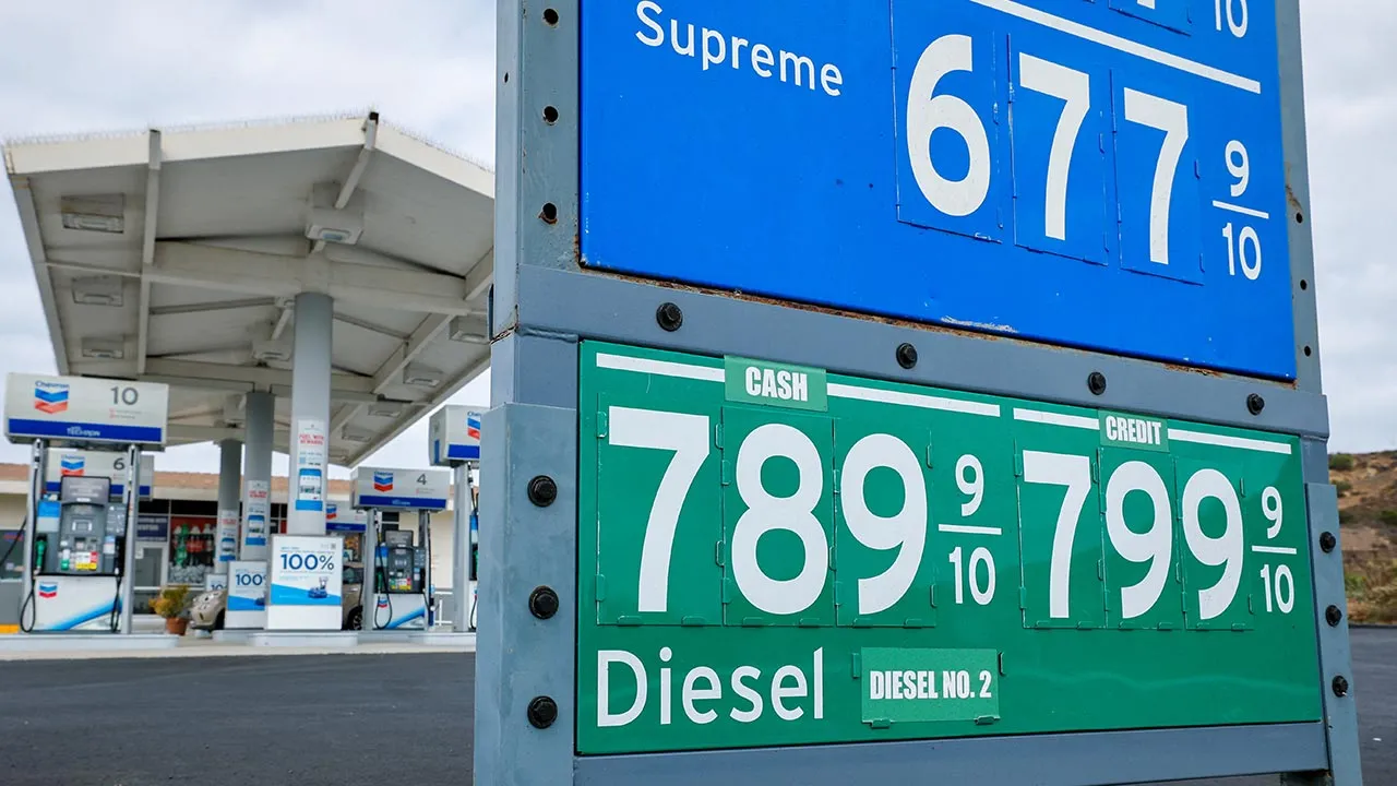 The current price of diesel fuel is shown in Encinitas, California, U.S., September 16, 2026. REUTERS/Mike Blake