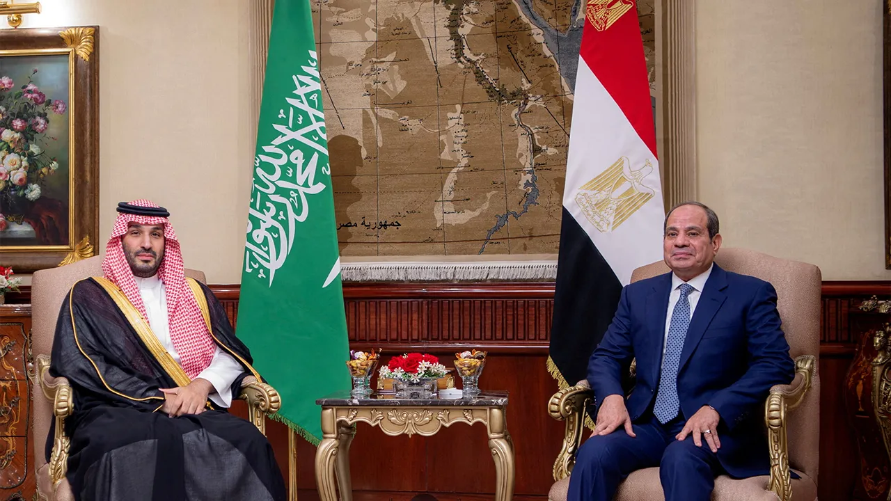 Egyptian President Abdel Fattah al-Sisi meets Saudi Crown Prince Mohammed bin Salman in Cairo, Egypt, September 15, 2026. Bandar Algaloud/Courtesy of Saudi Royal Court/Handout via REUTERS 