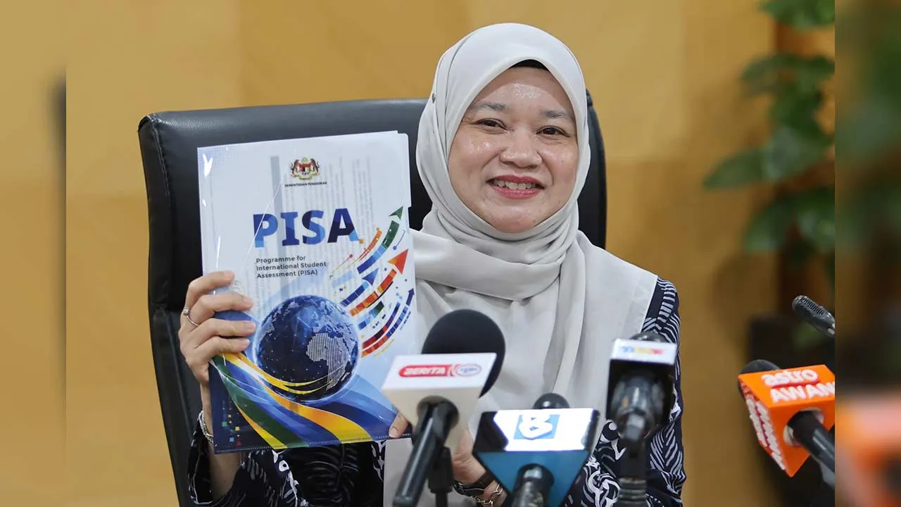 PUTRAJAYA, 8 Sept - Menteri Pendidikan Datuk Seri Fadhlina Sidek bercakap semasa Sidang Media Pengumuman Programme for International Student Assessment (PISA) 2025 di Putrajaya hari ini. - fotoBERNAMA (2026) HAK CIPTA TERPELIHARA