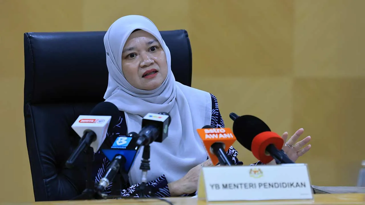 PUTRAJAYA, 8 Sept - Menteri Pendidikan Datuk Seri Fadhlina Sidek bercakap semasa Sidang Media Pengumuman Programme for International Student Assessment (PISA) 2025 di Putrajaya hari ini. - fotoBERNAMA (2026) HAK CIPTA TERPELIHARA