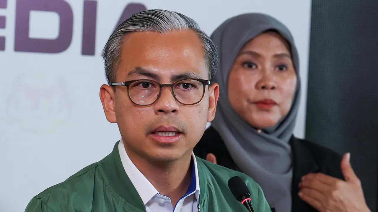 PUTRAJAYA, Sept 30 - Communications Minister and Unity Government spokesperson Datuk Seri Fahmi Fadzil speaks during the weekly Cabinet media conference at Menara Komunikasi today. - fotoBERNAMA (2026)