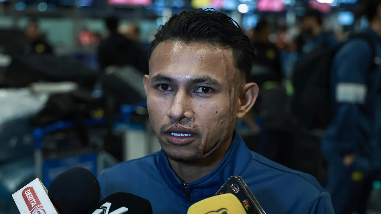 SEPANG, 22 Sept - Penyerang Harimau Malaya Faisal Halim ditemui media di Lapangan Terbang Antarabangsa Kuala Lumpur (KLIA) sebelum berlepas ke Jakarta, Indonesia hari ini bagi menghadapi saingan Divisyen 1, Piala ASEAN FIFA 2026. - fotoBERNAMA (2026) 